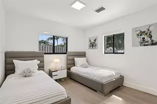 1960 NE 32nd St, Lighthouse Point, FL 33064 - Photo 27