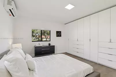 1960 NE 32nd St, Lighthouse Point, FL 33064 - Photo 17