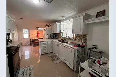 909 SW 131 Way, Davie, FL 33325 - Photo 17