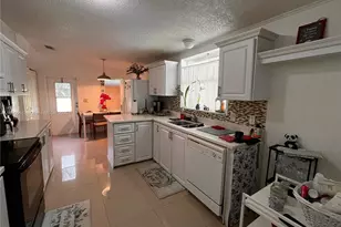 909 SW 131st Way, Davie, FL 33325 - Photo 17