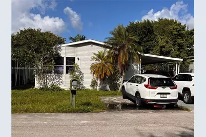 909 SW 131 Way, Davie, FL 33325 - Photo 1