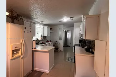 909 SW 131 Way, Davie, FL 33325 - Photo 3