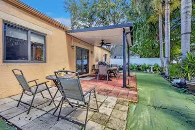 8330 SW 12th St, Pembroke Pines, FL 33025 - Photo 15