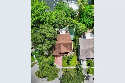 8330 SW 12th St, Pembroke Pines, FL 33025 - Photo 23