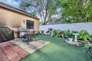 8330 SW 12th St, Pembroke Pines, FL 33025 - Photo 17