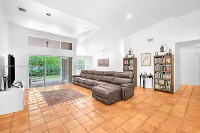 9690 NW 39th St, Cooper City, FL 33024 - Photo 5