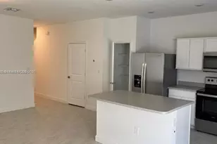 606 SW 12th St, Florida City, FL 33034 - Photo 5