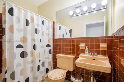 504 SW 10th St #2, Hallandale Beach, FL 33009 - Photo 11