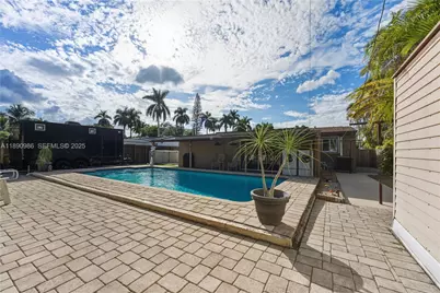 1007 N Golf Dr, Hollywood, FL 33021 - Photo 19