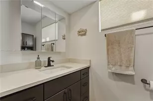 1007 N Golf Dr, Hollywood, FL 33021 - Photo 31