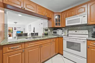 1800 W 54th St, Hialeah, FL 33012 - Photo 9