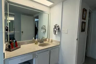 3675 N Country Club Dr, Aventura, FL 33180 - Photo 13