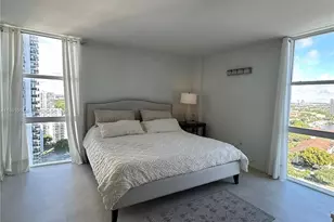 3675 N Country Club Dr, Aventura, FL 33180 - Photo 9