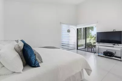 1441 E Lacosta Dr E, Pembroke Pines, FL 33027 - Photo 19