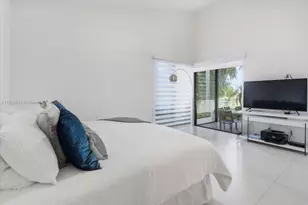 1441 E Lacosta Dr E, Pembroke Pines, FL 33027 - Photo 19