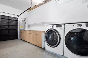 1441 E Lacosta Dr E, Pembroke Pines, FL 33027 - Photo 35