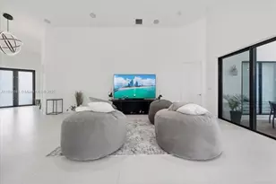 1441 E Lacosta Dr E, Pembroke Pines, FL 33027 - Photo 11