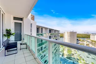 100 Bayview Dr, Sunny Isles Beach, FL 33160 - Photo 23