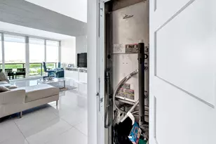 100 Bayview Dr, Sunny Isles Beach, FL 33160 - Photo 21