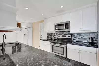 1833 S Ocean Dr #906, Hallandale Beach, FL 33009 - Photo 1