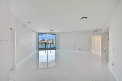 17301 Biscayne Blvd #708, North Miami Beach, FL 33160 - Photo 3