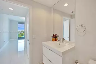 17301 Biscayne Blvd, North Miami Beach, FL 33160 - Photo 21