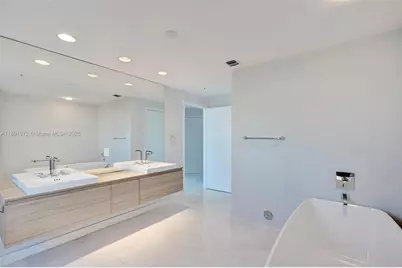 17301 Biscayne Blvd #708, North Miami Beach, FL 33160 - Photo 15