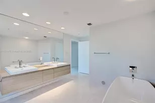 17301 Biscayne Blvd, North Miami Beach, FL 33160 - Photo 15