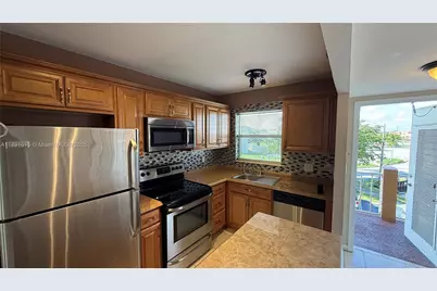 8500 Sunrise Lakes Blvd #303, Sunrise, FL 33322 - Photo 3