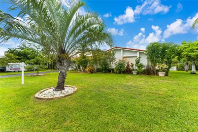 9081 SW 140th St, Miami, FL 33176 - Photo 3