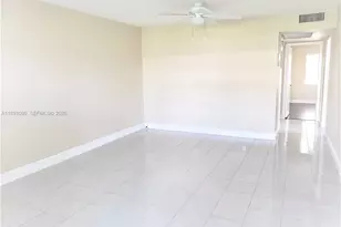 98 Fanshaw C, Boca Raton, FL 33434 - Photo 3