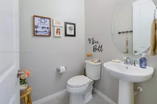 4735 Eucalyptus Dr, Hollywood, FL 33021 - Photo 15