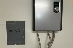 1021 SE 27th Terrace, Homestead, FL 33035 - Photo 17