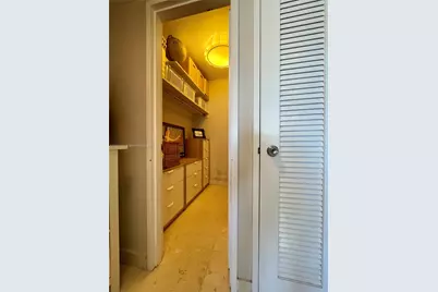 5700 Collins Ave #11A, Miami Beach, FL 33140 - Photo 9