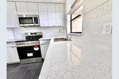 10467 Sunrise Lakes Blvd #410, Sunrise, FL 33322 - Photo 7