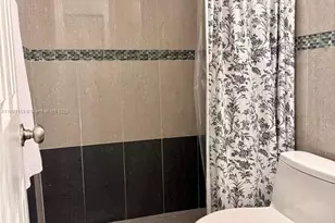 13701 Kendale Lakes Cir, Miami, FL 33183 - Photo 35