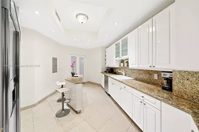 848 Brickell Key Dr #201, Miami, FL 33131 - Photo 9