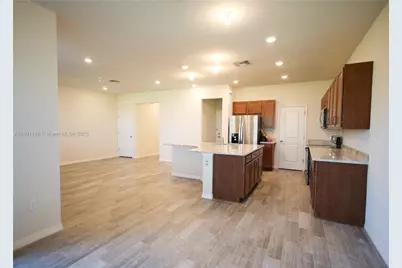 8293 Cadre Noir Rd, Lake Worth, FL 33467 - Photo 9