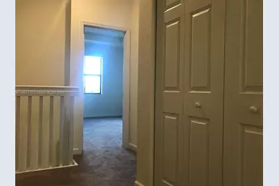 10401 W 32nd Ln, Hialeah, FL 33018 - Photo 9