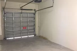 10401 W 32nd Ln, Hialeah, FL 33018 - Photo 13