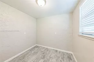 10108 S Windtree Ln S, Boca Raton, FL 33428 - Photo 11