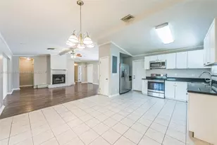 10108 S Windtree Ln S, Boca Raton, FL 33428 - Photo 3