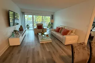 140 Lakeview Dr, Weston, FL 33326 - Photo 3