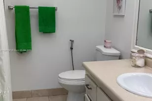140 Lakeview Dr, Weston, FL 33326 - Photo 9
