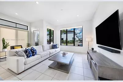 8120 NW 43rd St, Doral, FL 33166 - Photo 5