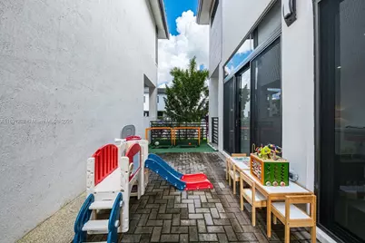 8120 NW 43rd St, Doral, FL 33166 - Photo 27