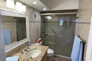 5005 Collins Ave, Miami Beach, FL 33140 - Photo 15