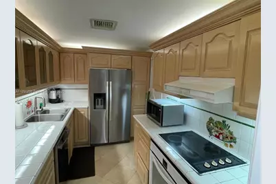 5005 Collins Ave #411, Miami Beach, FL 33140 - Photo 11