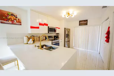 22226 SW 98th Pl, Cutler Bay, FL 33190 - Photo 17