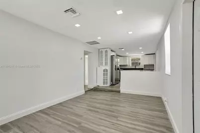 2701 NW 18th Ter, Oakland Park, FL 33311 - Photo 7